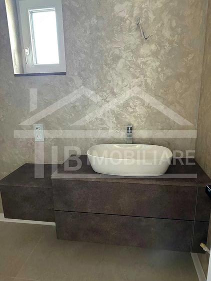 Apartament cu 3 camere decomandat în Unirii