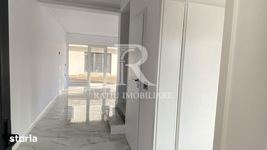Casă cu 4 camere cu Teren 928 Mp în Sânmartin