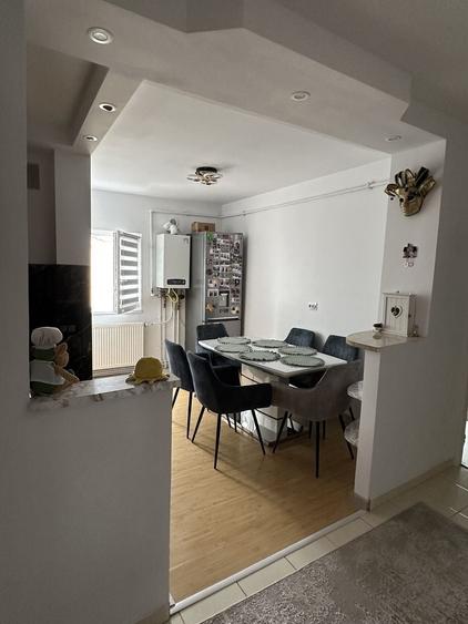 Apartament cu 2 camere decomandat în Florești