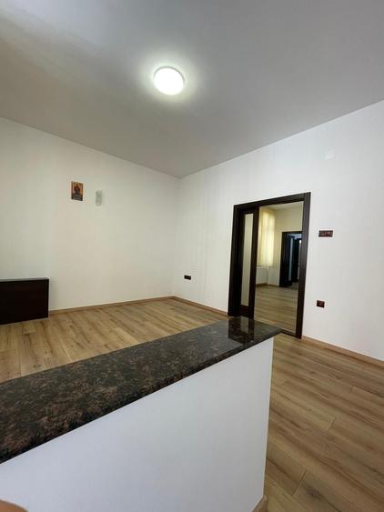 Apartament cu 2 camere semidecomandat în Cihei