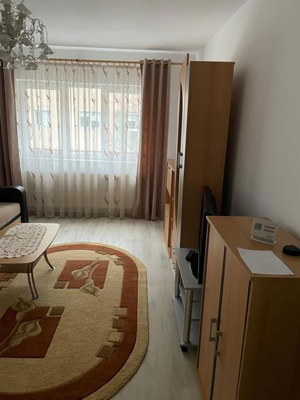 Apartament cu 2 camere decomandat în Vitrometan
