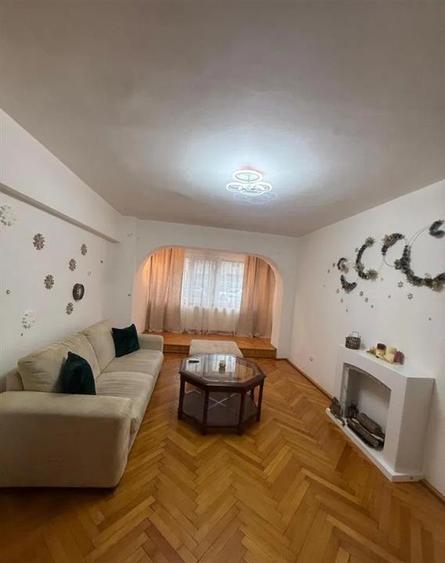 Apartament cu 3 camere decomandat în Gării