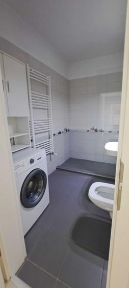 Apartament cu 2 camere decomandat în Tractorul