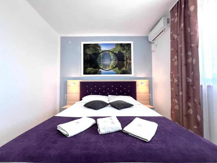 Casă cu 8 camere cu Teren 400 Mp în Central