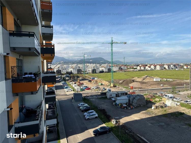 Apartament cu 3 camere decomandat în Tractorul