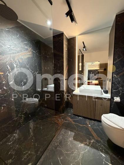 Apartament cu 3 camere semidecomandat, mobilat în Ultracentral