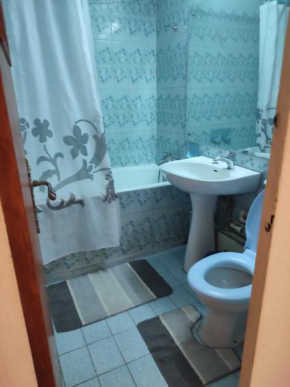 Apartament cu 3 camere semidecomandat în Drumul Taberei
