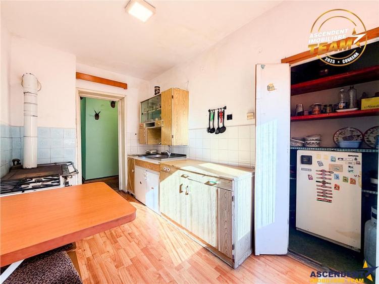 Apartament cu 3 camere decomandat în Malnaș