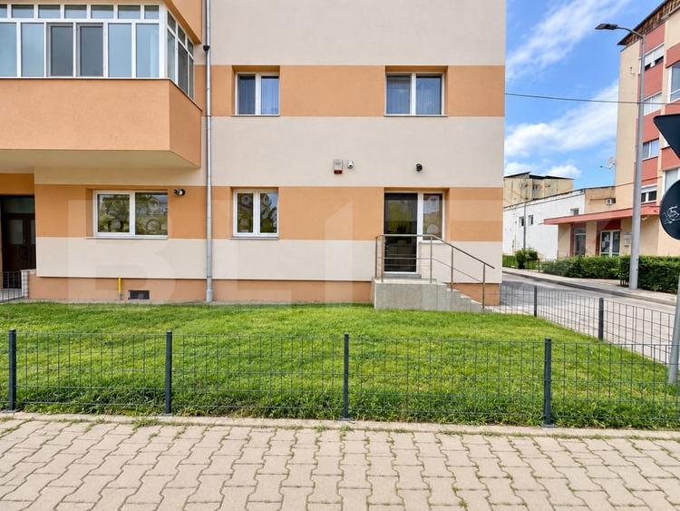 Apartament cu 2 camere semidecomandat în Cetate
