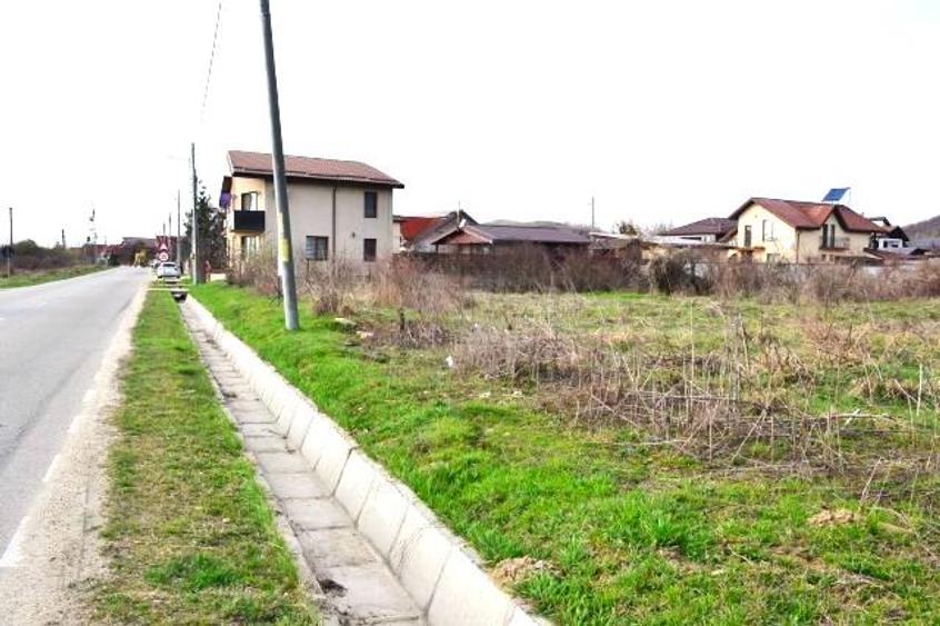 Teren intravilan de 3700 mp, în Exterior Nord