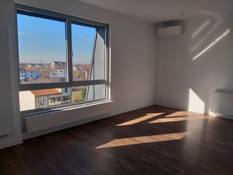 Apartament cu 3 camere decomandat în Băneasa