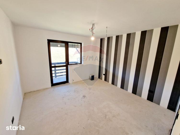Casa / Vila cu 8 camere de vanzare in zona Balaur - 16