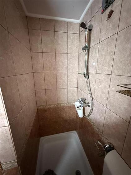 Casă individuală cu 4 camere cu Garaj în Popricani