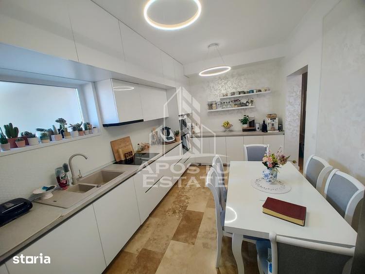 Casă cu 5 camere cu Teren 260 Mp în Soarelui