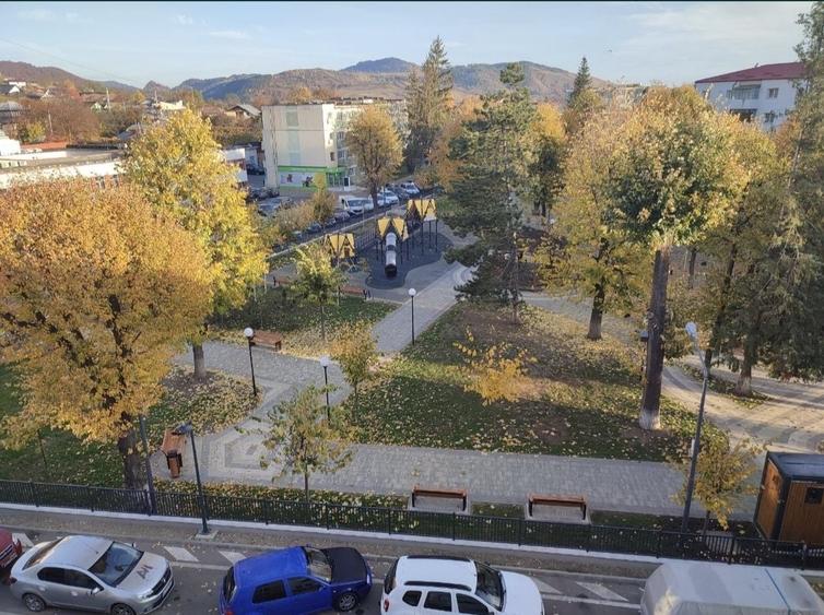Apartament cu 4 camere decomandat în Ultracentral