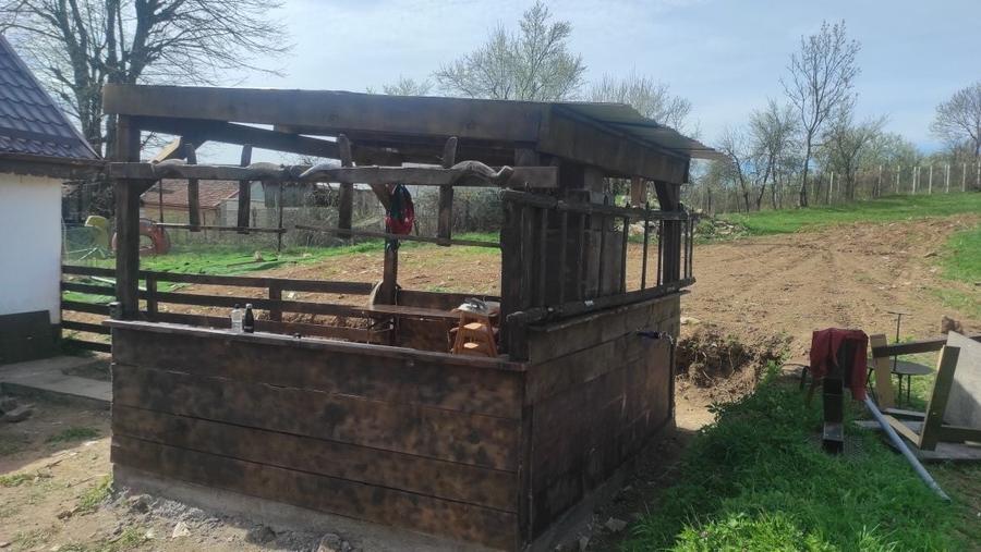 Casă cu 3 camere cu Teren 1600 Mp în Știnăpari
