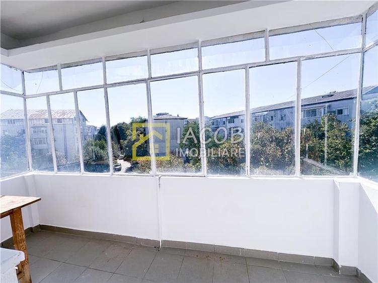Apartament cu 3 camere decomandat în Bistrița Lac