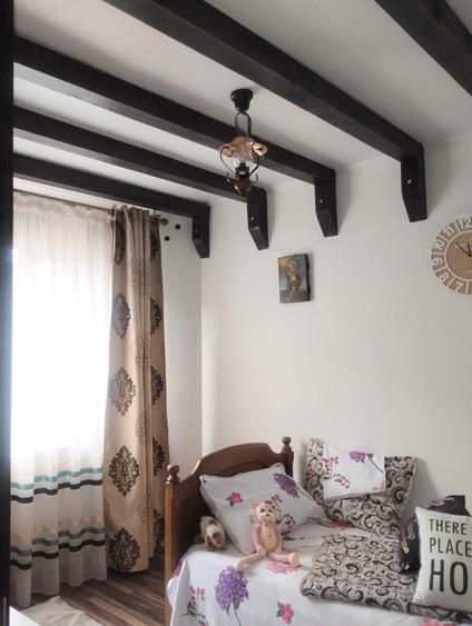 Apartament cu 3 camere decomandat în Crâng