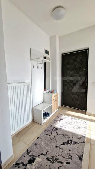 Apartament cu 2 camere semidecomandat, mobilat în Florești
