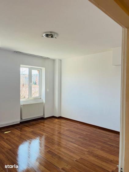 Apartament cu 2 camere în Centrul Civic