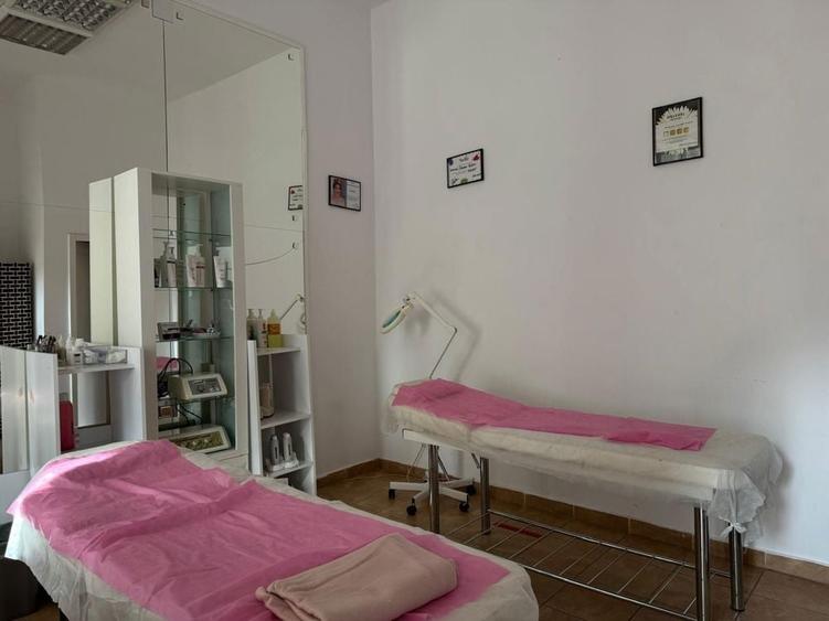 Apartament cu 3 camere semidecomandat în Ultracentral