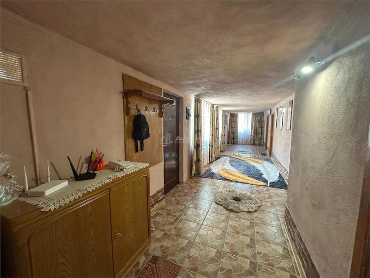 Casă cu 5 camere cu Teren 1500 Mp în Doclin