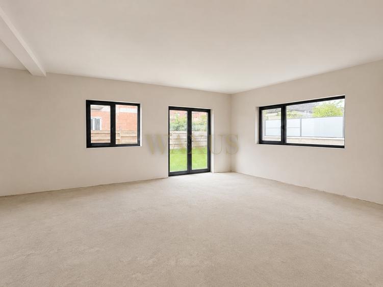 Duplex cu 4 camere cu Canalizare în Florești