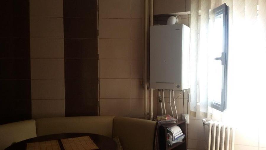 Apartament cu 3 camere decomandat, mobilat în Zimbru