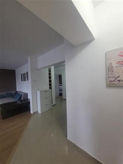 Apartament cu 3 camere decomandat, mobilat în Faleza Nord
