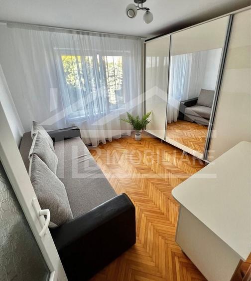 Apartament cu 4 camere decomandat, mobilat în 7 Noiembrie