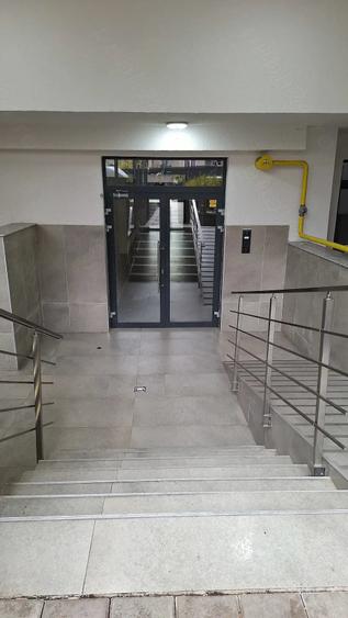 Apartament cu 2 camere decomandat în Trafic Greu