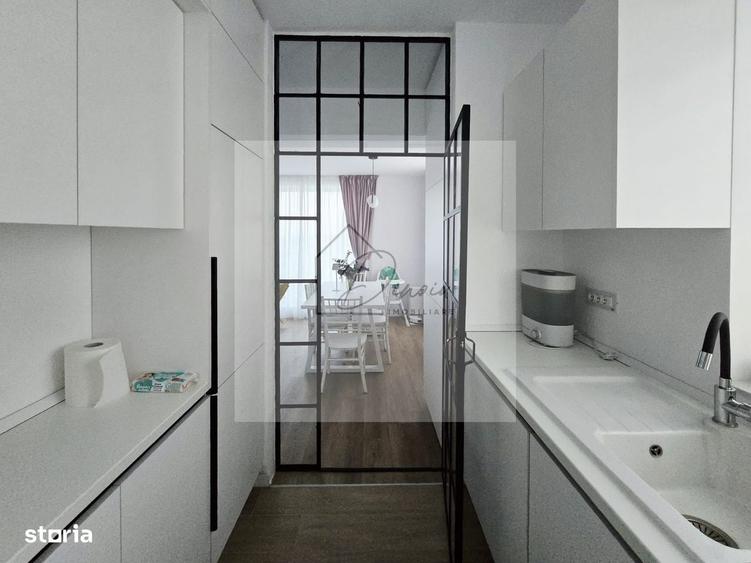 Apartament cu 3 camere decomandat în Tunari