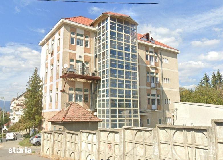 Spațiu comercial, de 2,260 mp, în Central