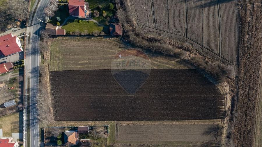 Teren Construcții intravilan de 9000 mp, în Stupini
