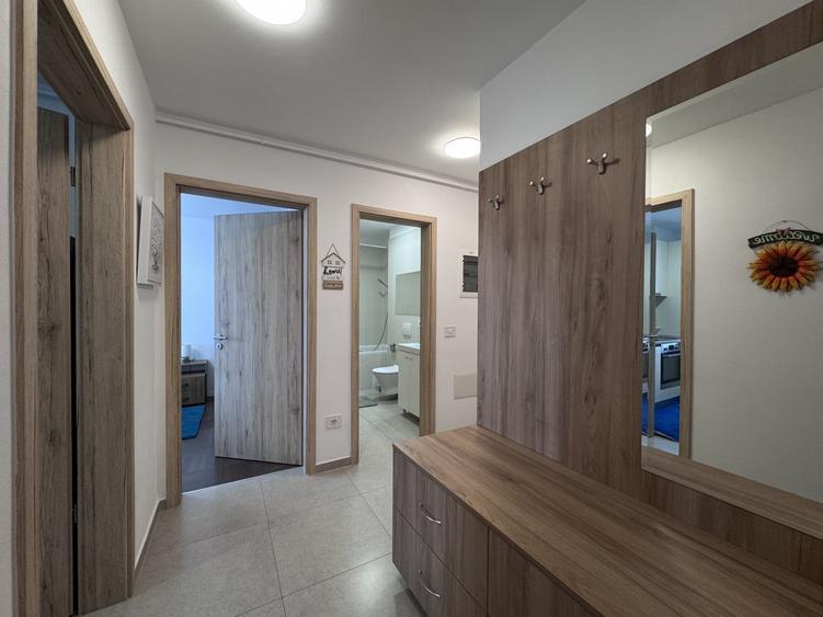 Apartament cu 2 camere decomandat, mobilat în Tractorul