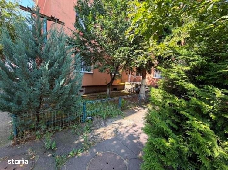 Apartament cu 4 camere decomandat în Central