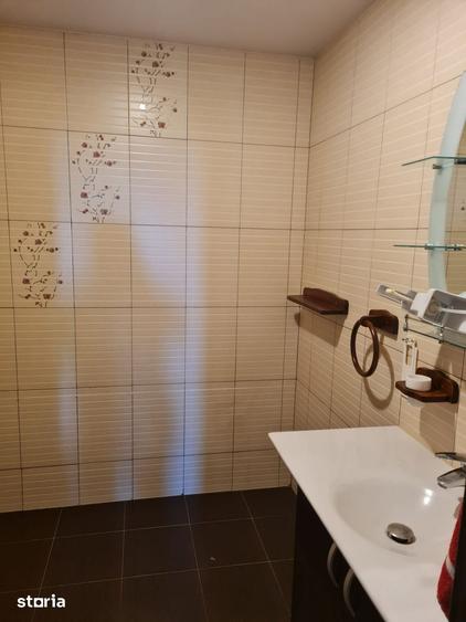 Apartament cu 4 camere decomandat în Ștrand