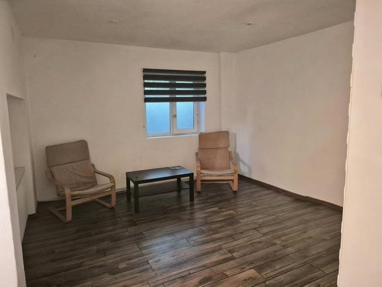 Casă cu 3 camere cu Teren 250 Mp în Bd. Laminorului