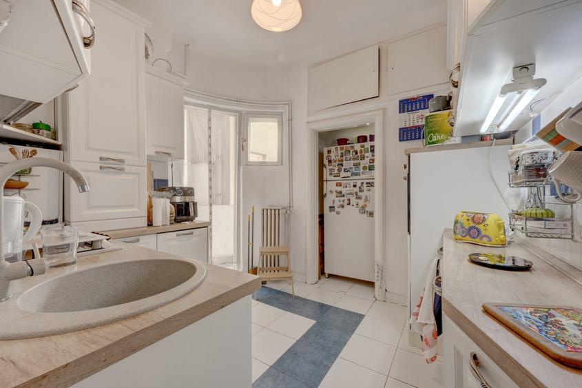 Apartament cu 4 camere decomandat, mobilat în Armeneasca