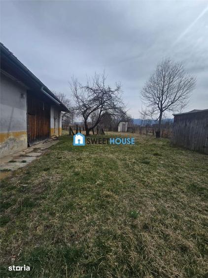 Casă cu 4 camere cu Teren 1700 Mp în Lisa