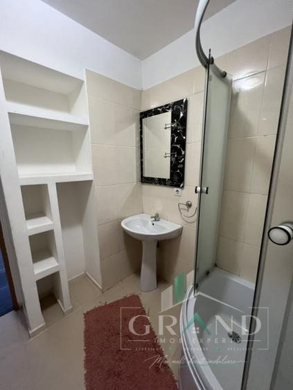 Apartament cu 2 camere semidecomandat, mobilat în Iris