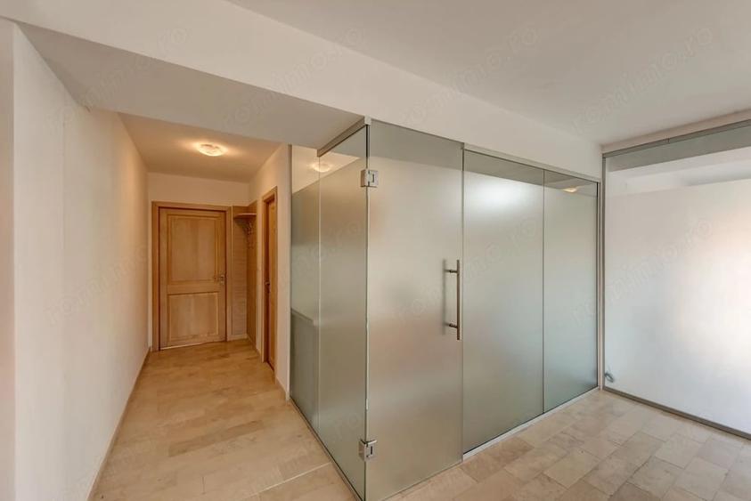Apartament cu 3 camere în Drumul Sării