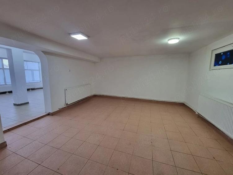 Spațiu comercial, de 80 mp, în Nord