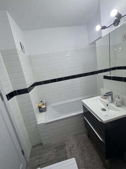 Apartament cu 2 camere decomandat, mobilat în Central