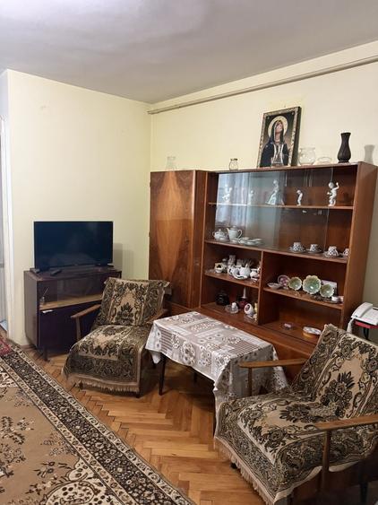 Garsonieră decomandată în Burdea