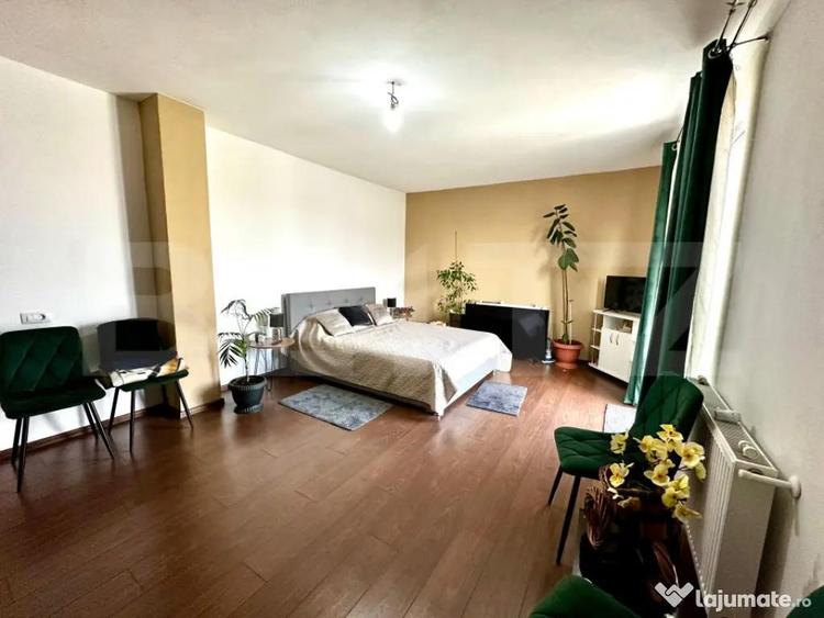 Casă cu 8 camere cu Teren 1000 Mp în Bărăbanț