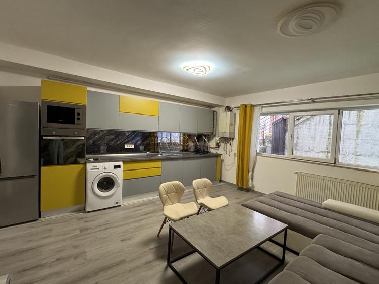 Apartament cu 2 camere semidecomandat, mobilat în Florești