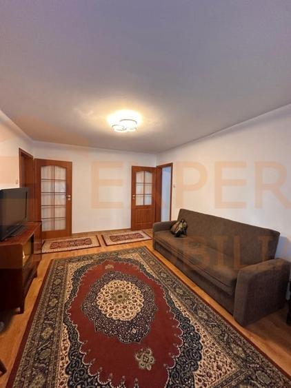 Apartament cu 3 camere semidecomandat în Tomis Nord