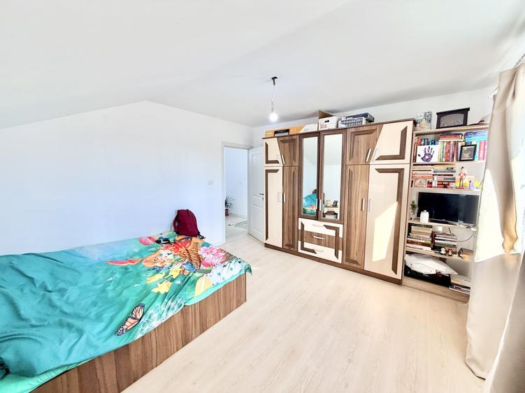 Duplex cu 3 camere cu Teren 300 Mp în Moșnița Veche
