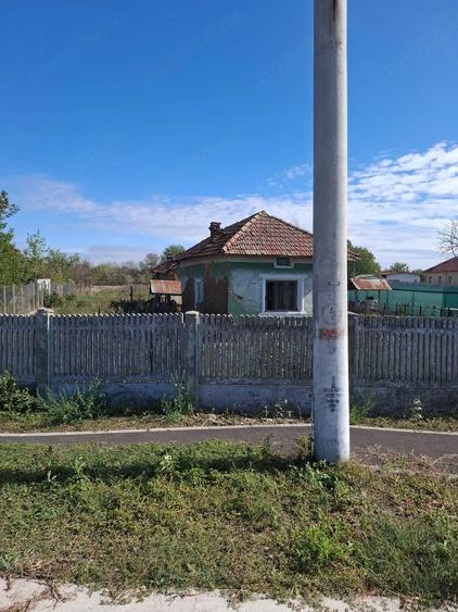 Casă cu Teren 3900 Mp în Scăpău